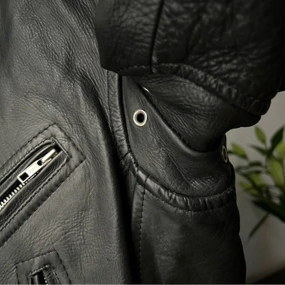 SOLD Vintage Leather Moto Jacket - Picture 6 of 7
